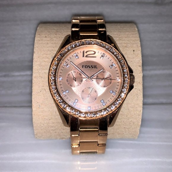 Fossil Riley Multi-function Rose-Tone Watch - Picture 4 of 5